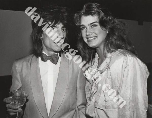 Ron Wood and Brooke Shields 1984, NY cliff001.jpg